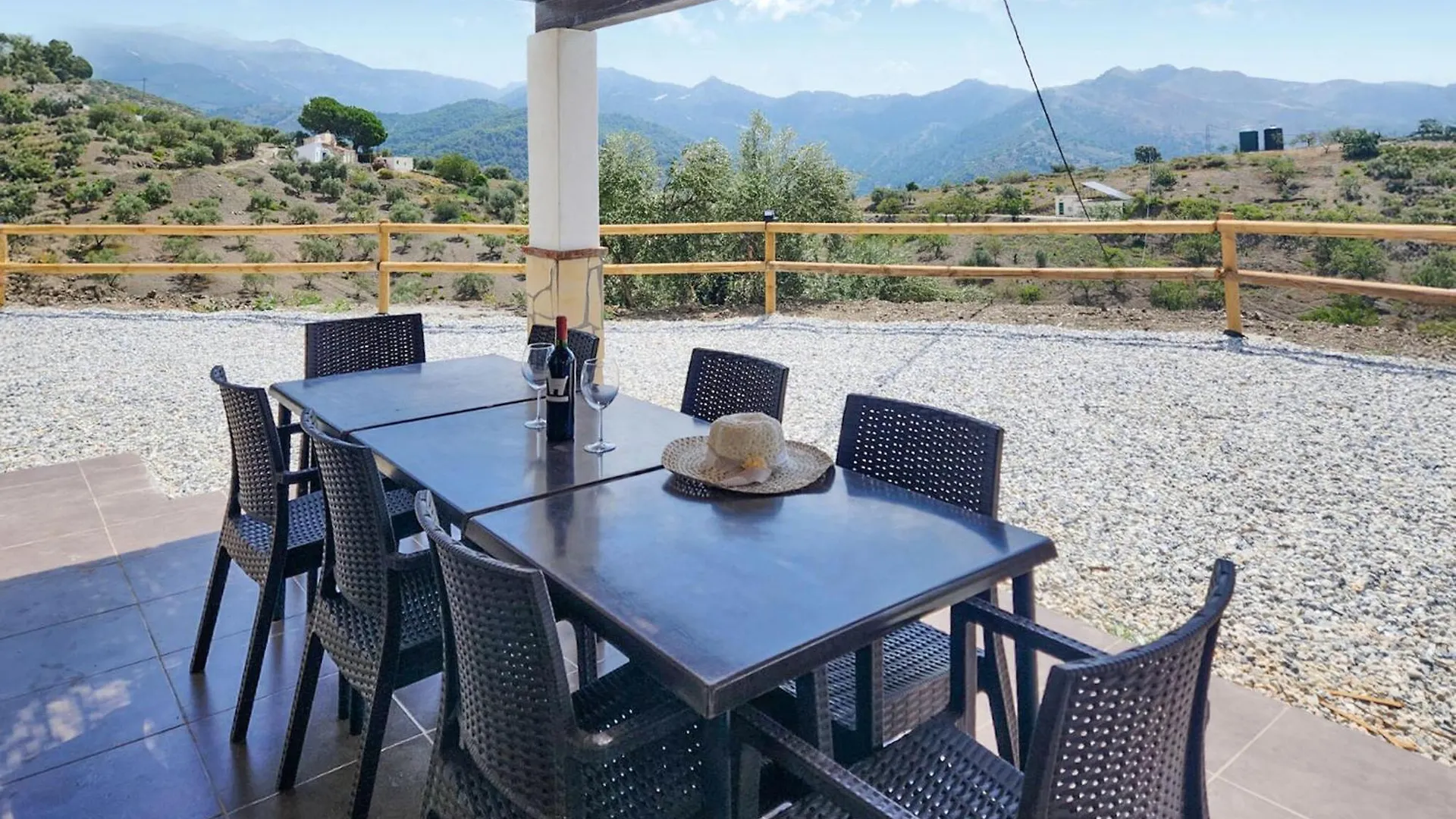 Vakantiehuis Villa Gabriel Canillas de Albaida Spanje